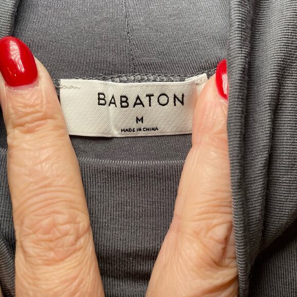 Aritzia Babaton Gray Mockneck Long Sleeve Stretchy Crop Shirt Women size Medium - Picture 3 of 9